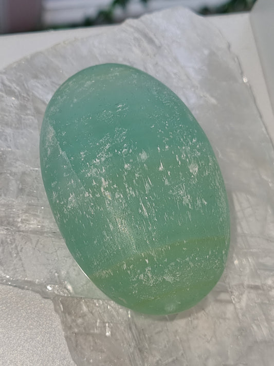 Pistachio Calcite Palmstone