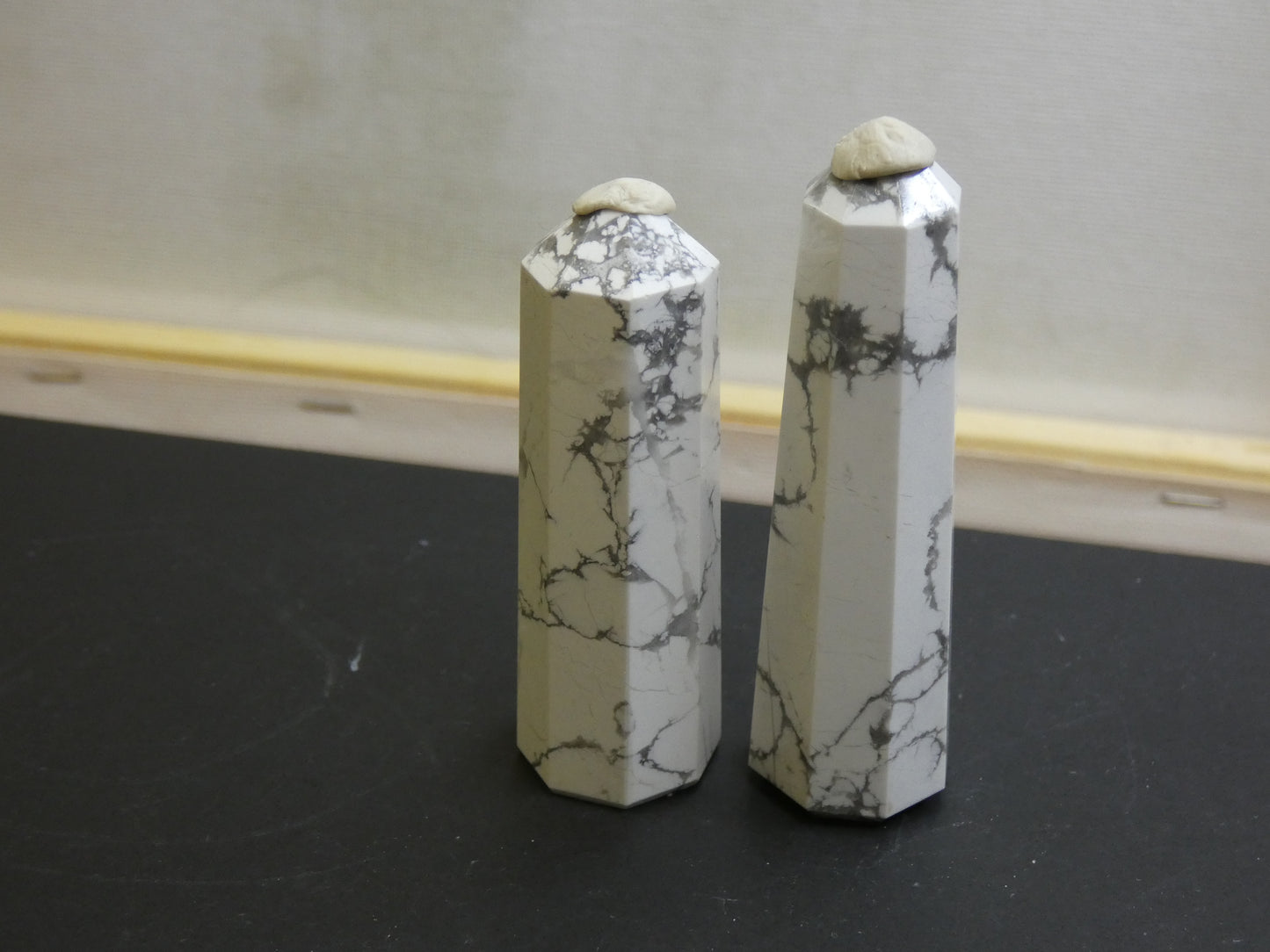 Howlite Point