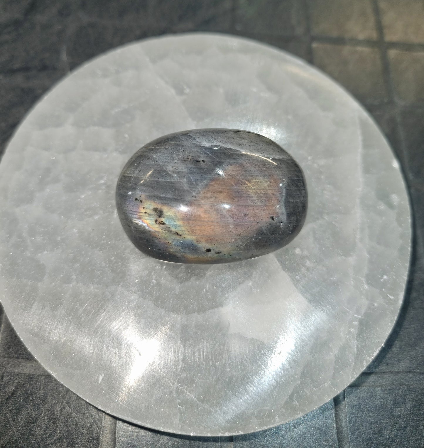 Labradorite palm stone