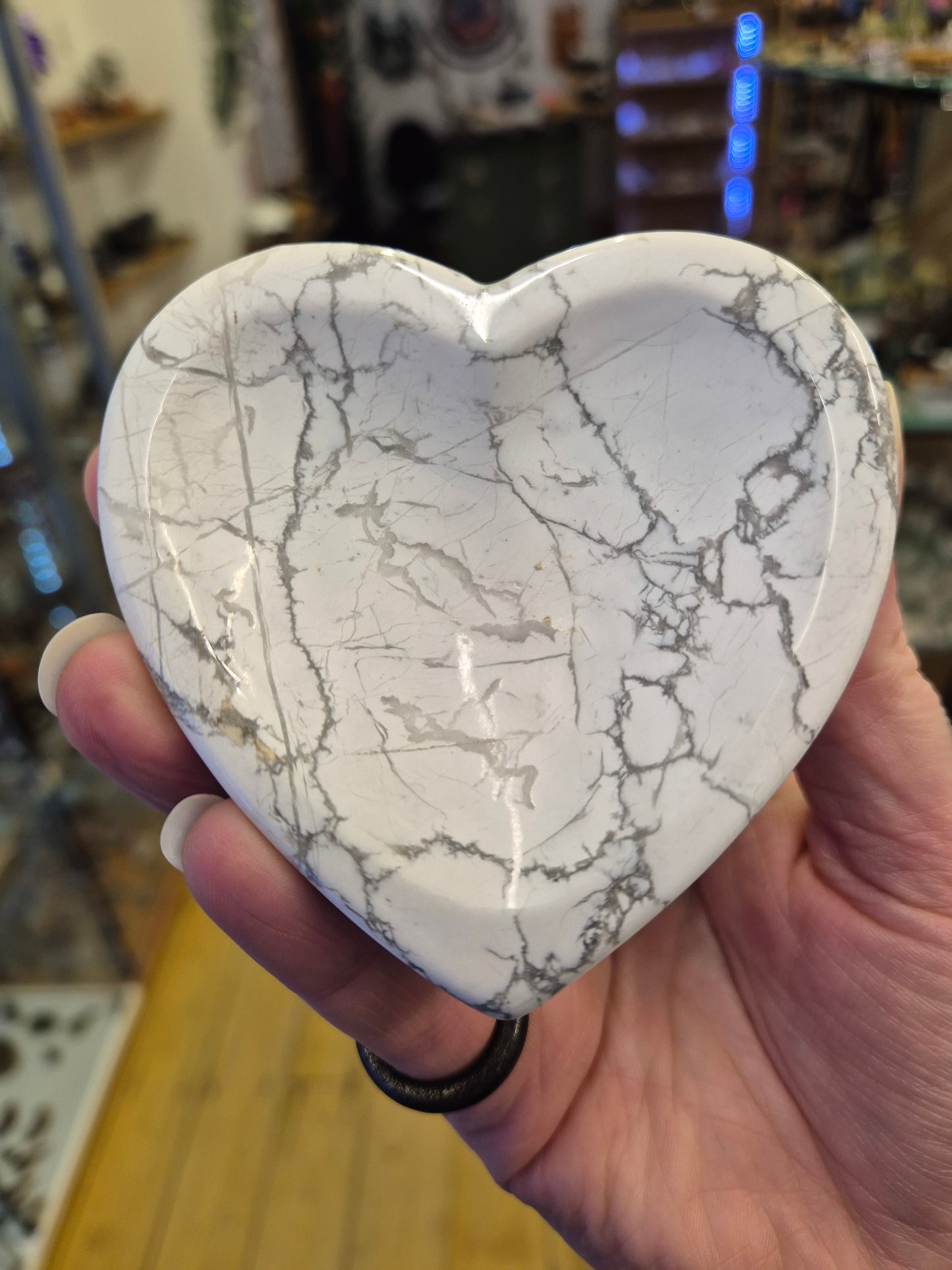 Howlite Heart Carving Bowl