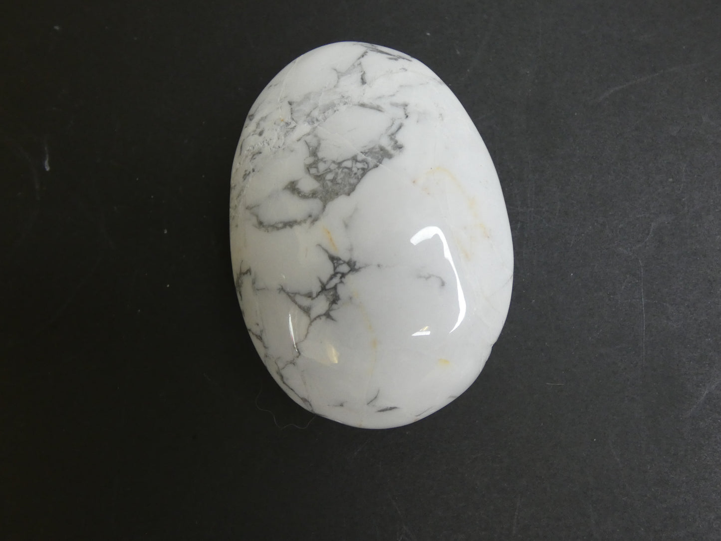 Howlite Palmstone