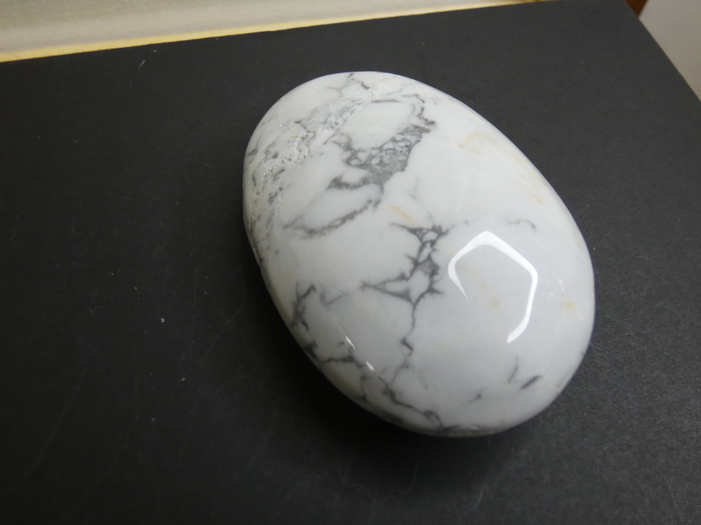 Howlite Palmstone