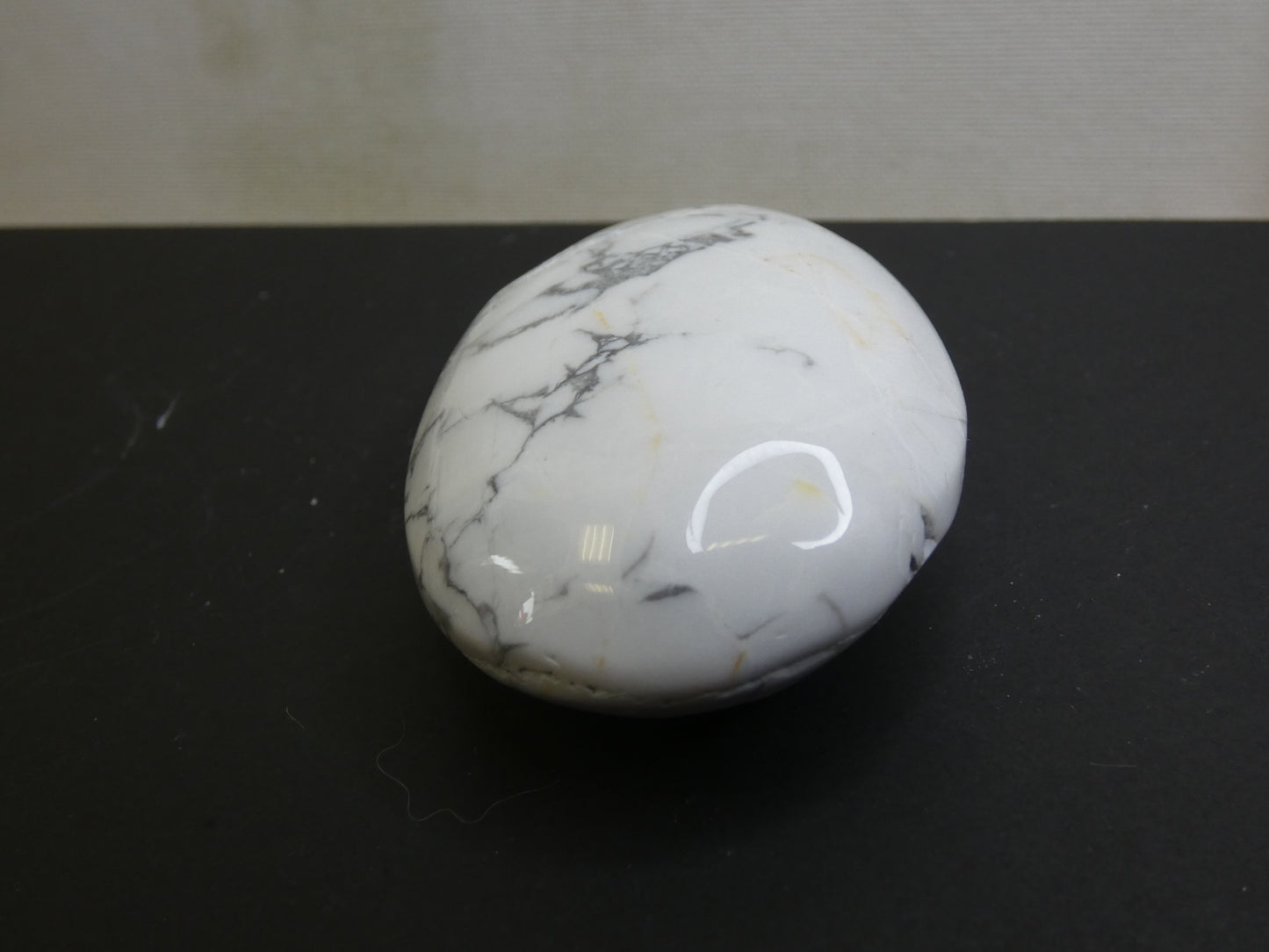 Howlite Palmstone