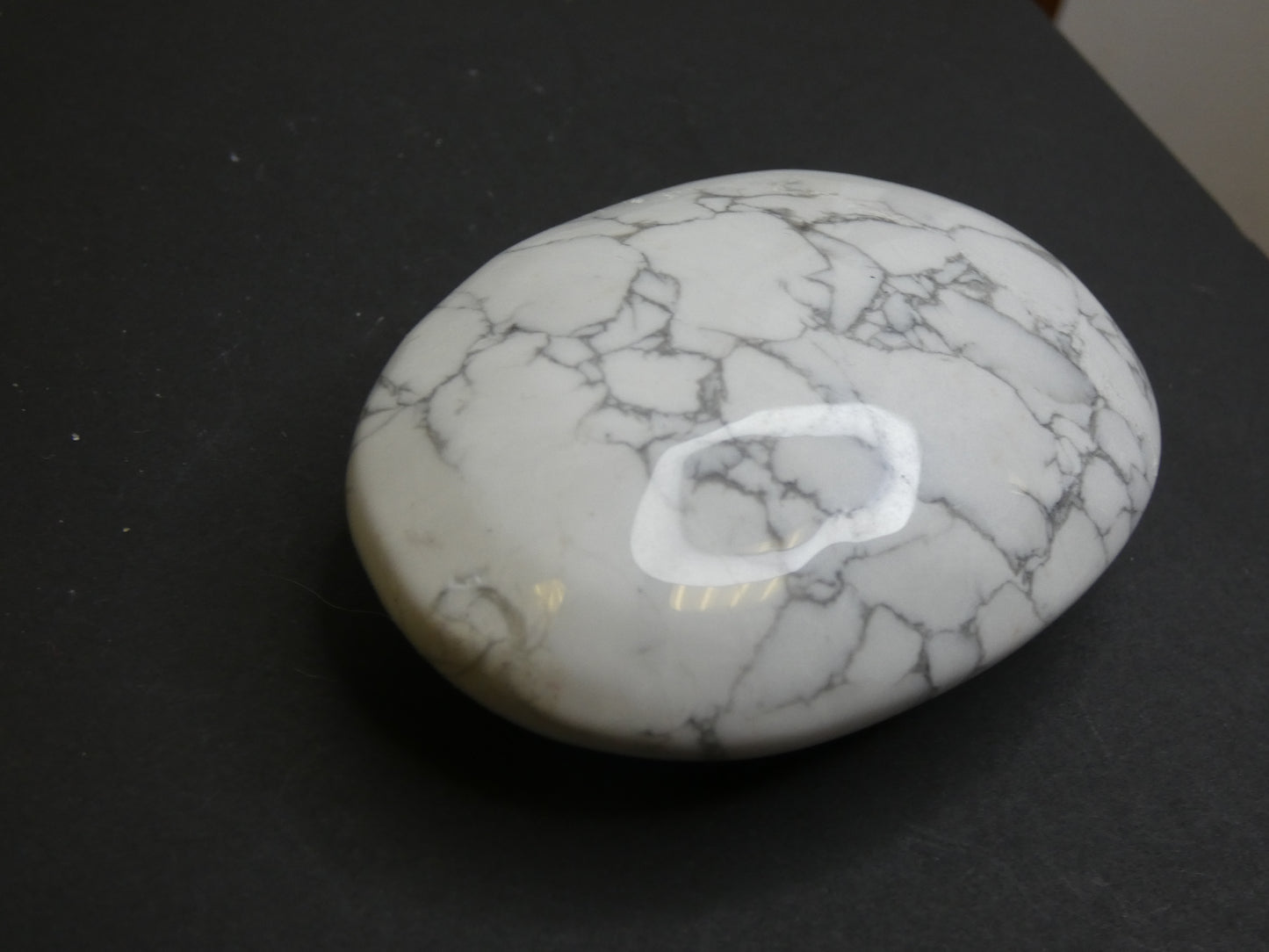 Howlite Palmstone