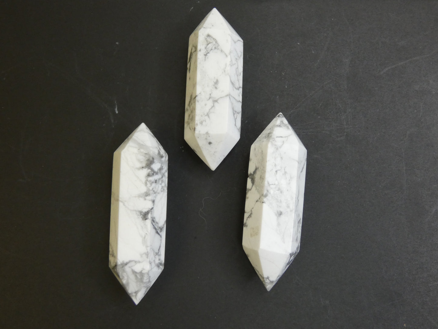 Howlite DT